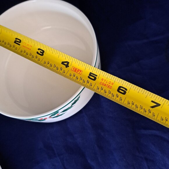 Mikasa Christmas Magic Porcelain Trinket Box With Seasonal Lid Art - Picture 8 of 11